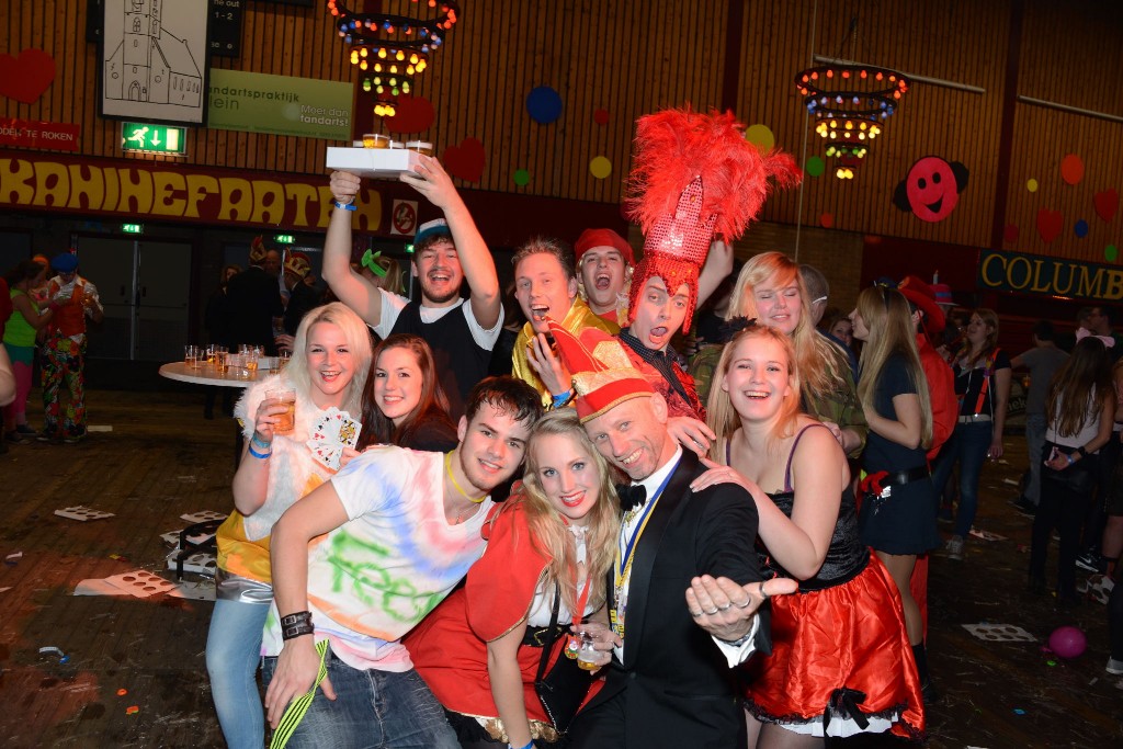 ../Images/Jubileum feest 5x11 640.jpg